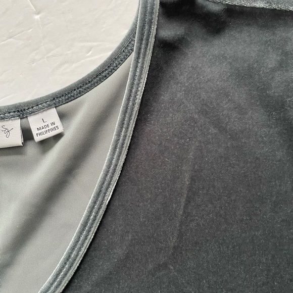 Bundle of two top size L - Picture 12 of 13